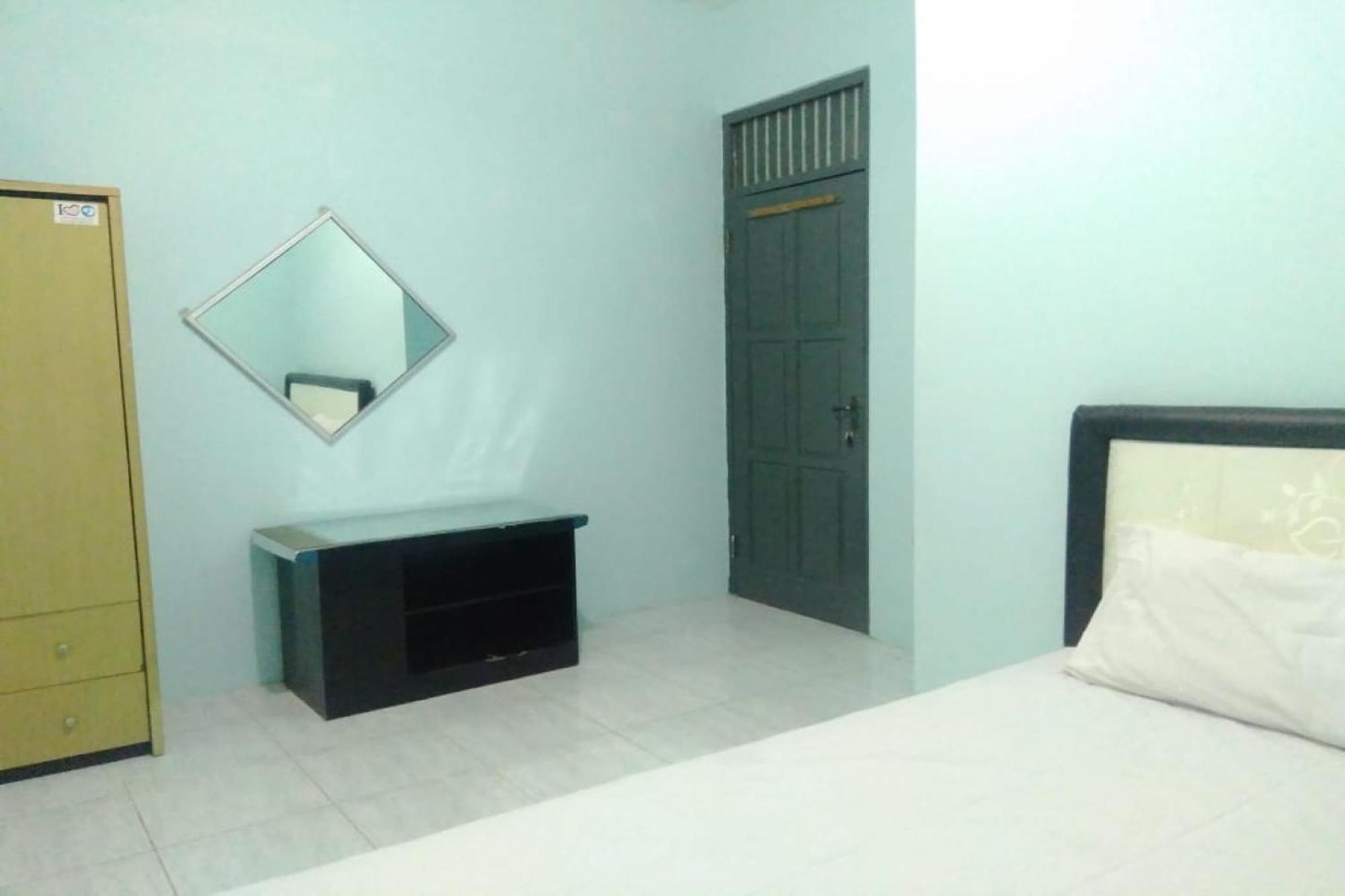 Hotel Oyo 90766 Gardenia Boarding House à Purwokerto Extérieur photo
